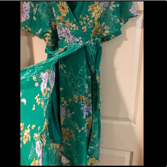 Beautiful green flower dress. Luxology - Picture 4 of 5